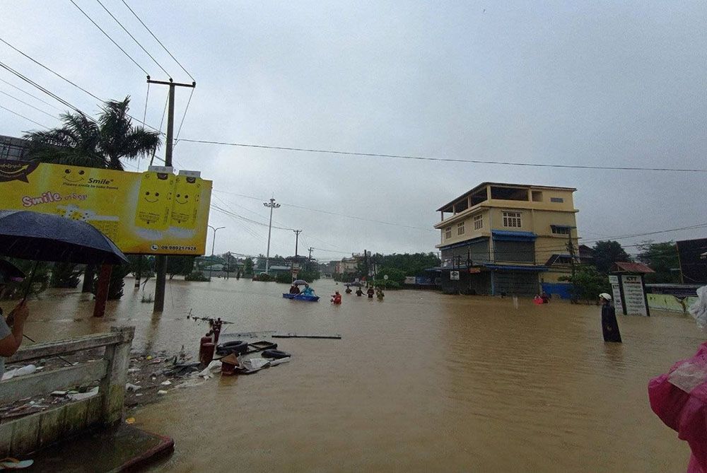 ၂၀၂၄ မိုးရာသီက မြစ်ရေကြီးပြီး နစ်မြုပ်နေသည့် မြစ်ကြီးနားမြို့။ (Photo: IPD)